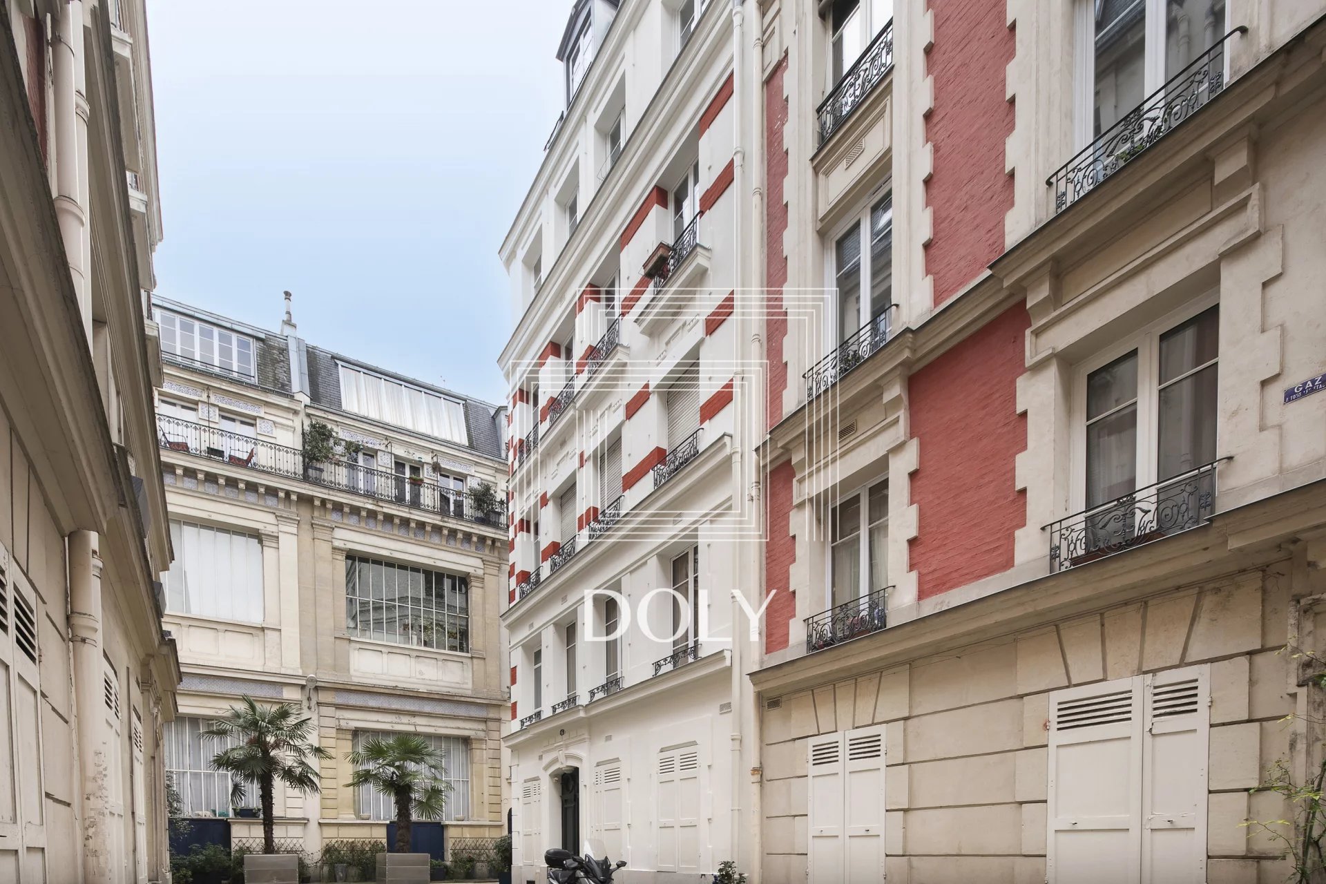Appartement 2 pièces // Villa Michel-Ange // Paris XVI