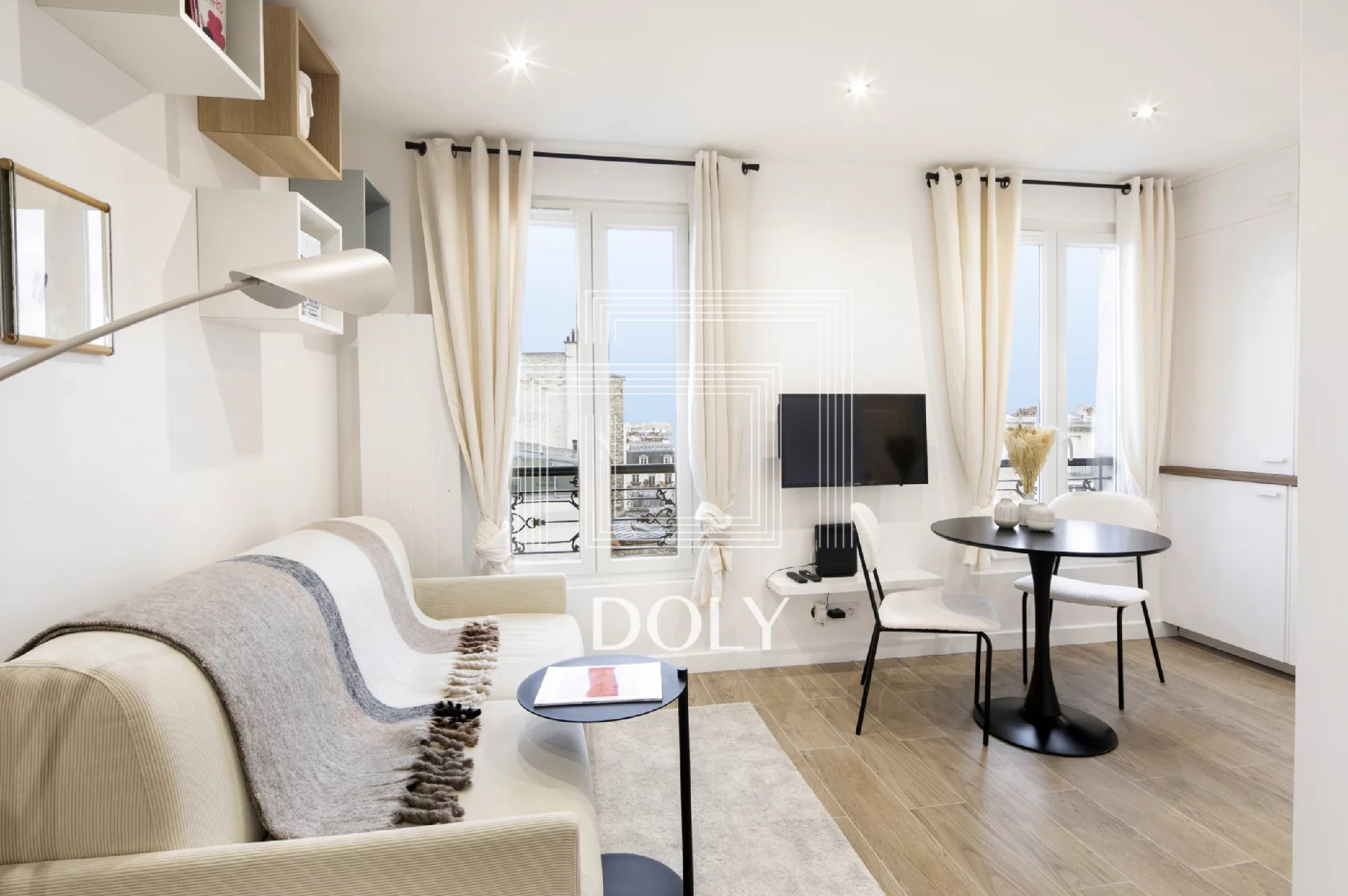 EXCLUSIVITÉ DOLY – STUDIO VUE TOUR EFFEIL – RUE DURANTIN, 75018, PARIS